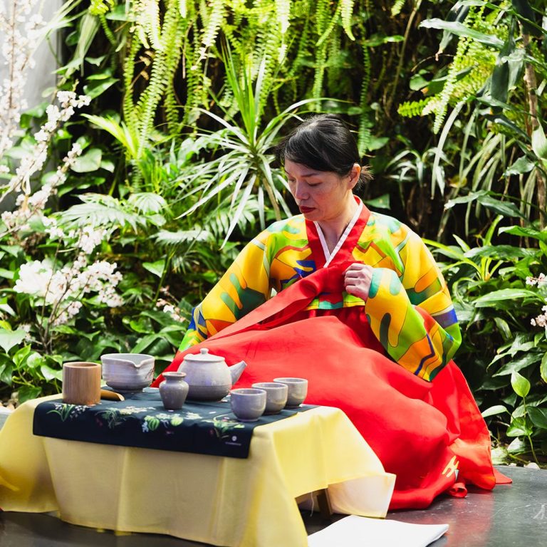 Modern Korean kimbap catering for corporate events by NomuKo Madrid